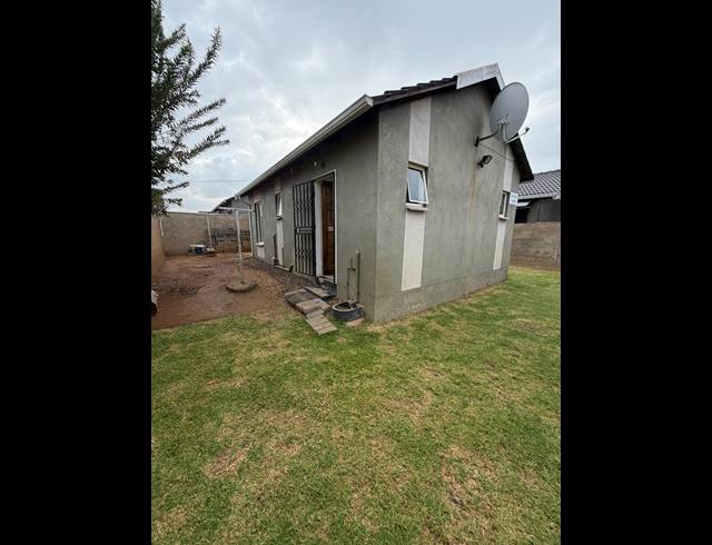 2 BEDROOM HOUSE FOR SALE IN PALM SPRINGS